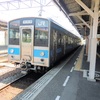 土讃線琴平発多度津行の121系電車に乗車