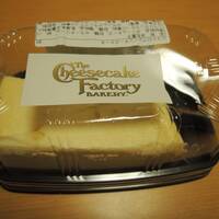 成城石井 ビストロプレーンチーズケーキ アメリカの人気レストラン チーズケーキファクトリー のチーズケーキはドッシリしていてパンチのあるチーズケーキだった チーズケーキを紹介するブログ Cheese Cakes 成城石井 ビストロプレーンチーズケーキ アメリカの人気レストラン チーズケーキファクトリー のチーズケーキはドッシリしていてパンチのあるチーズケーキだった チーズケーキを紹介するブログ Cheese Cakes