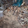 久し振りに薪割り　諦めてお終いに　Splitting of wood after a long time