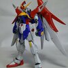 デスティニーガンダムをゴッドガンダム風に塗装した、「バーニングデスティニーガンダム」完成しました！光の翼もゴッドガンダムの光輪をイメージしてグラデ塗装してあります。