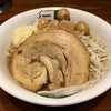 【今週のラーメン４２５６】 ラーメン雷 東京本丸店 （東京・JR東京駅構内） 雷そば ミニ・ニンニクヤサイチョイマシ  ＋ うずら　〜東京の玄関口で朝からＪ系！スタミナ＆抗体つけてウイルス退散！