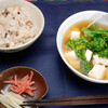 昼食：炊き込みごはん、豆腐の汁もの