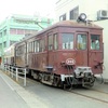 2013年6月　琴電仏生山駅舎近くで23号と300号が