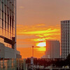 都会の日の出