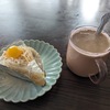おじさんの良識、ピースのケーキは食べ残し