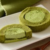 ローソンから「Uchi Café×森半 濃いお抹茶ロールケーキ お抹茶ソース入り」が新登場！宇治抹茶のスイーツ新商品です