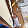暑いからか朔矢の寝相が凄いです。