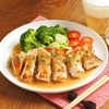 レンジ100秒のオニオンソースで、鶏むね肉が激ウマ「チキンステーキ」に。野菜にかけてもウマい【筋肉料理人】