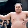 白鵬休場　張り手、エルボーが出来ない。給料が出ない。そりゃやる気も出ない？