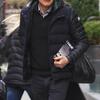 雑誌 Safari [サファリ]を真似してメンズセレブファッションを紹介 - Colin Firth wearing Moncler