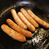 ちょい高い目のソーセージをただ焼いて食う～庶民の至福タイム