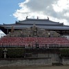 法雲寺①　お堂が見えないくらいビッシリっ！