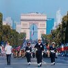 ×戦犯旗→○ #旭日旗 、革命記念日に×昭南島→○シンガポール軍と巴里凱旋門行進。米英仏新中台ＯＫ。韓国ＮＧ。