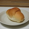 上野の「のもの」でパンのペリカンの食パン1斤半、中ロール。