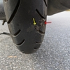 オットのバイク後輪に釘