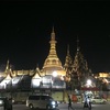 ヤンゴンの中心の黄金のパゴダ　スーレーパゴダ