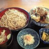 昨日の昼食は鴨川でいただきました♪