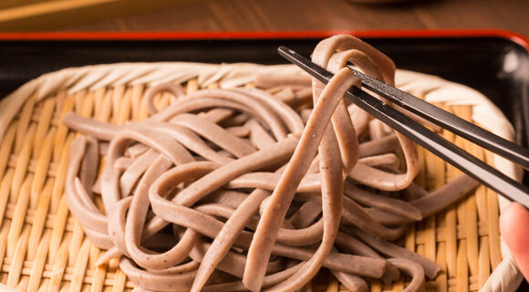 二八の手打ちで380円！東京ソバット団が「本当は内緒にしたい立ちそば店」