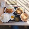 【地元メシ】茨城人気デカ盛り店「徳次郎食堂」で代名詞メニューの「おまかせ定食」をいただく