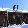 飛騨の冬景色【屋根の雪下ろし】