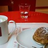 北海道　阿寒町　Pan de Pan　/　真っ赤な店内でイートイン