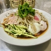 【今週のラーメン５５２０】中華そば みたか（東京・三鷹）冷やし五目ワンタン ＋ 竹の子ピーマン皿 ＋ サッポロ赤星２本　〜素朴で贅沢な五目！そしてワンタン！久しぶりに具材をお祭り状態にしてみた結果