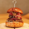 石川の野々市で最強ハンバーガーに出会う。ボリューム満点の肉肉しいステーキバーガーはハンバーガーの域を超えた…！【1/3 HAMBURGER FACTORY（石川・野々市）】