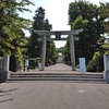 小樽『住吉神社』2回目。　美しい生花の手水を堪能する、「初日」。