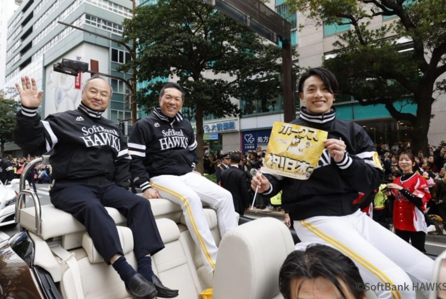 全員が日本一のPS！ 29万人の祝福に包まれた福岡ソフトバンクホークス優勝祝賀パレード