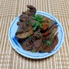 我が家の晩酌タイム　牛すじ肉と蒟蒻の煮物の小鉢