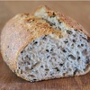 ごまと全粒粉のパン