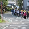 登校の風景：０の日。きちんと並んで登校