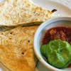 美味しさをたっぷりトルティーヤで包んで！ココスの「メキシカン・ケサディーヤ」とは？