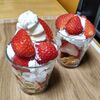 ガリガリくんなみにガリガリだった朝。さっぶー。明日がんばるために「いちごパフェ🍓」つくって食べました(*^^*)