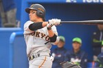 長野久義選手が引退決断！なぜ今？40歳「チョーさん」が2度のドラフト拒否で叶えた夢のユニホームで過ごした16年
