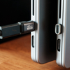 TB4でAnker 778に接続した2台のMacをマグネットアダプタ？で切り替える