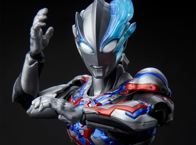 【Figure-rise Standard】眩い光の中からやってきた、ウルトラマンブレーザー！