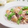 れんこんの揚げニョッキ、紫芋のクリームソース