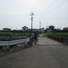 登校の風景：晴れて暑い登校