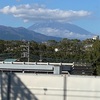 残念、帰りの三島駅も富士山は曇り。