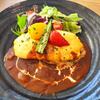 ランチは海辺のカフェで