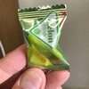 お菓子の袋をハサミで切って開封しよう！これが丁寧な暮らしだ！