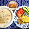 レモンとポン酢で食べる蒸し鶏　野菜とソーセージのクリームスープ