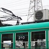  路面電車の屋根に室外機が…　車両の冷暖房にまさかの家庭用エアコン、なぜ導入（乗りものニュース）