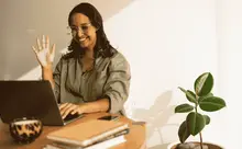 オンライン日本語教師とは？   ――その働き方、必要な資格、スキルを探る 