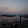 自転車で海岸沿いを夜走＿坂。