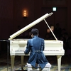 「ひとりで生きていたならば」——ピアノ講師の妻に近づくために結婚式でピアノ弾き語りに挑戦した
