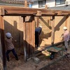 DIYで小屋の解体をしてみた　〜自力で解体はなかなか大変、処分はどうする? 手作り　取り壊し編 1日目