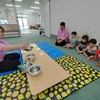 感触あそび(片栗粉)