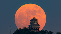 ドラマチックな月の撮り方 – 満ち欠け・時間・場所で変わる、多彩な月の表情を魅力的に写すポイント